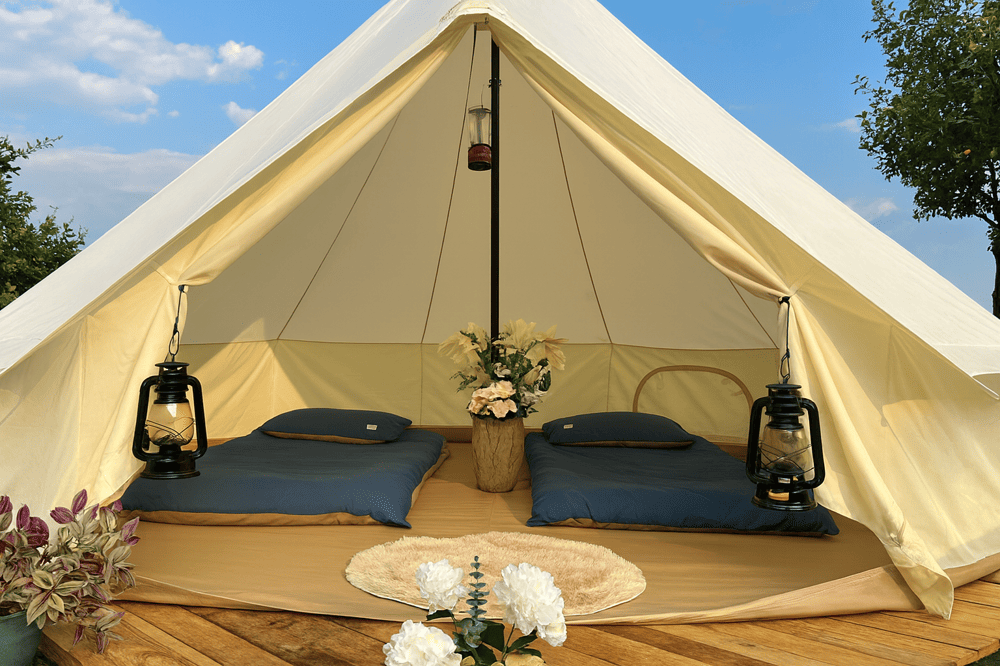 Trải nghiệm cắm trại thú vị với căn lều Mông Cổ tại Cao Nguyên Hoa Đà Lạt.